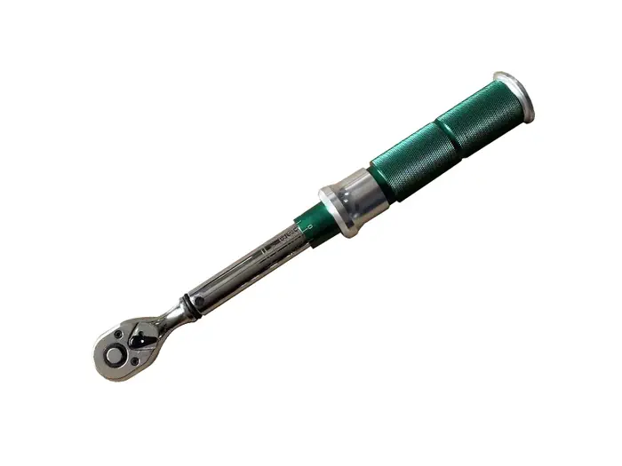 calibrated-torque-wrench-accuracy-fastener-integrity-1.webp
