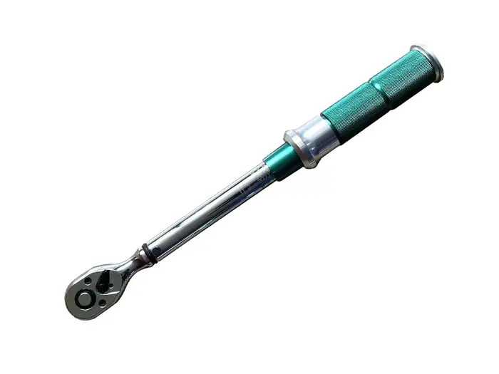 calibrated-torque-wrench-accuracy-fastener-integrity-2.webp